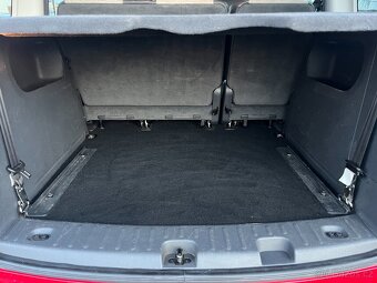 Vw Caddy 2.0tdi 103 kw 7.míst po servisu závěs vyhř.sedačky - 14