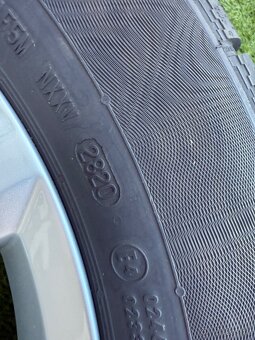 Passat B8 - TOP ZIMNÍ SADA - 215/60 R16 - 14
