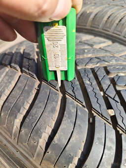 Použité Alu disky + celoroční pneu Ford 5x108 r16 - 14
