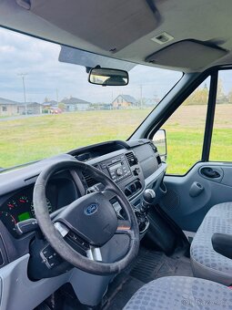 Ford Transit 2.2 85 KW 6 míst 192 tkm - 14