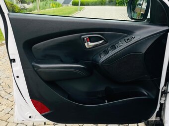 Hyundai ix35 2.0CRDi 4x4 MANUÁL VÝHŘEV TAŽNÉ SERVISKA - 14