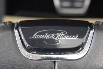 Škoda Superb 2.0 TDI Laurin&Klement DSG LCD 2020-DPH - 14
