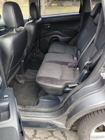 Peugeot 4007 - 14