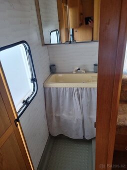 Karavan bürstner city 495 předstan+solar - 14