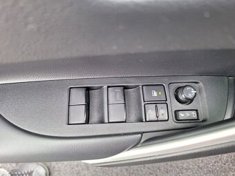 Toyota Corolla Cross, 2.0 Hybrid, Business - 14