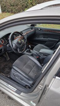 Superb 2 combi 2.0 TDI 4x4 125kW top stav - 14