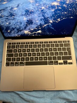 MacBook Air 13” (2020) – Intel Core i5, 8GB RAM, 256GB SSD - 14