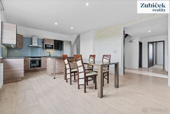 Prodej nadstandardního rodinného domu Zlín - Štípa - 14