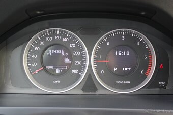 Volvo V60 2.0D3 V5, 120kW, servis VOLVO - 14