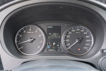 Mitsubishi Outlander 2.0 MIVEC 4x4 Automat - 14