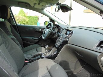 OPEL ASTRA 1.6 CDTI,PŮVOD ČR,1.MAJ.,TAŽNÉ,SERVISKA,NAVI,SENZ - 14