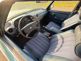 Mercedes w123 300D piano - 14