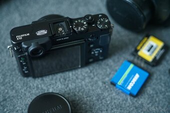 fotoaparát FUJIFILM X10 + příslušenství - 14