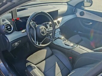 Mercedes-Benz Třídy E, E300de,Panorama,Tažné - 14