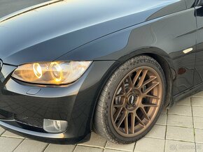 BMW E92 335i Manuál - 14