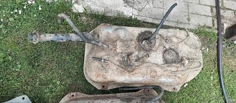 Prodám nádrže a příslušesntví nádrže na Suzuki samurai - 14