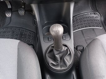Škoda Roomster 1,4 16V,63kW,KLIMA,VÝHŘEV,SERV - 14