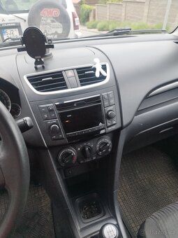 Prodám Suzuki Swift rok výroby 2012 najeto 180 000 km benzín - 14