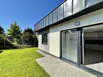 Pronájem bytu 4+kk 80 m², zahrada 85 m², Včelná - 14