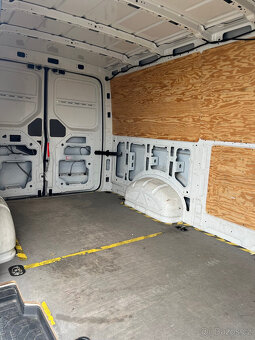 VW CRAFTER  2.0TDI 75 kW, r.v. 2020 - 14