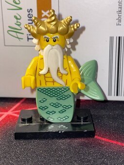 Lego postavičky nebo součástky - 14