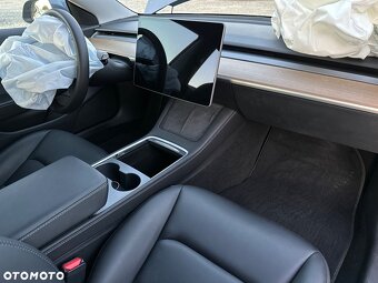 VÝKON ZDVIHU TESLA 3  DVOJITÝ MOTOR S DLOUHÝM DOSAHEM  Rok v - 14