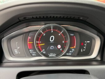 Volvo XC60 D5 AWD R-Design - 14