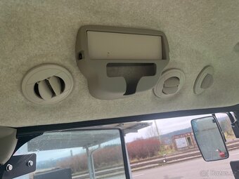 John Deere 4052R - 14