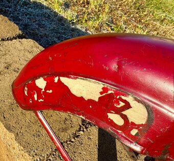 Jawa ČZ 250 350 kývačka - přední blatník - 14