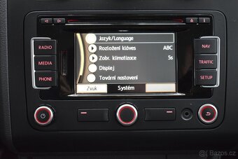 Volkswagen Touran 1,6 TDi 77 kW, 7-míst,NAVI,1.maj., - 14