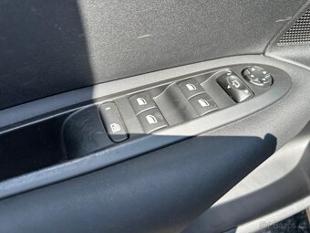 CITROEN C4 1,6HDI 68kW EXKLUZIV VÝBAVA - 14