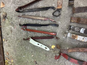 držáky lanek tachometru jawačz - 14