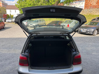 VOLKSWAGEN GOLF  1,6 i  77  Kw  - 14
