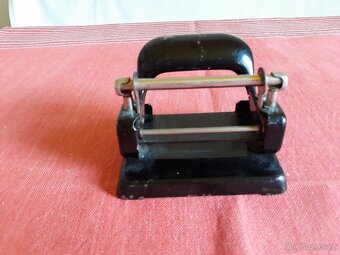 Starý vojenský kompas, pouzdro na cigarety aj. - 14