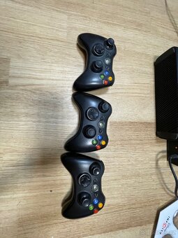Xbox 360 s Kinectem + 15 her + Disney Infinity - 14