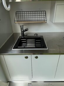 Minikaravan pro 2 osoby - přívěs do 750 kg, nebrzděný - 14