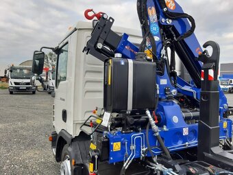 MAN NOSIČ KONTEJNERU S HYDRAULICKOU RUKOU PM 8022 - 14