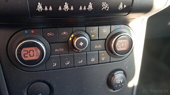 Nissan Qashqai, 2.0i / 4x4 ČR - 14