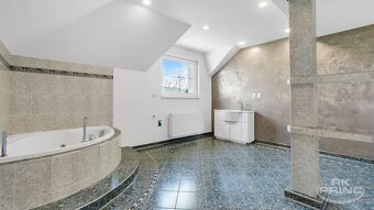 Rodinný dům 6+kk, na pozemku 1.044 m2, obec Měchenice, Praha - 14