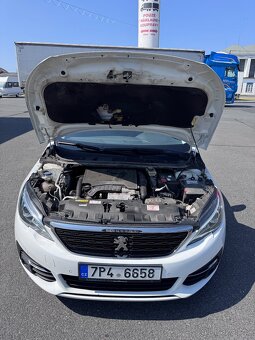 Peugeot 308 kombi 1.2 Pure Tech, 81 Kw, koupeno v ČR - 14