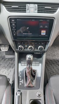 Škoda Octavia combi 2.0 TDI 135kW RS Challenge - bez ADblue - 14