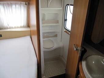 Prodám karavan Hobby 495 ufe,model 2008 + mover + předstan. - 14