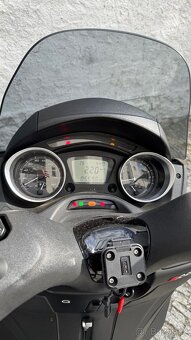 Piaggio MP3 HPE 300 Sport, koupeno jako nové v ČR - 14