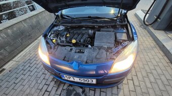 Renault Megane III 1,6 benzin - 14