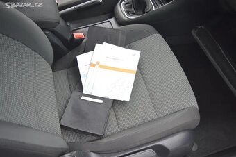 VW Golf 6 combi 1,6 TDi 77kw úsporné auto - 14