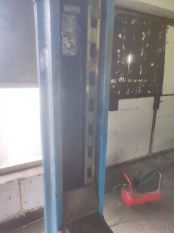 Čtyřsloupový elektrohydraulický zvedák - 14