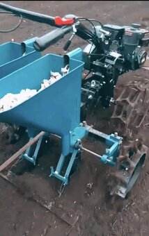 6řadý secí stroj na cibuli a česnek pro malý traktor - 14