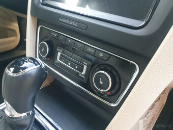 Škoda Superb combi 2,0 TDi DSG TOP VÝBAVA - 14
