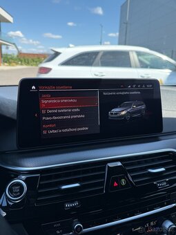 BMW rad 5 Touring 530d xDrive Mpaket LED+ 360 cam Webasto - 14