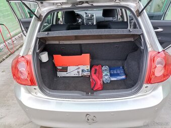 Auris. 94000km. Automatická prevodovka - 14
